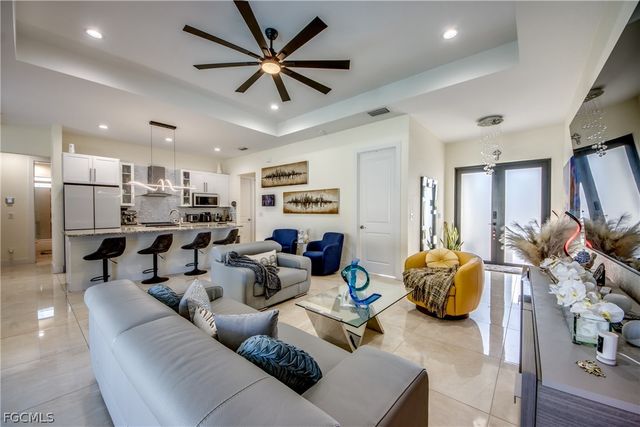 519 Trafalgar PKWY, Cape Coral, FL 33991