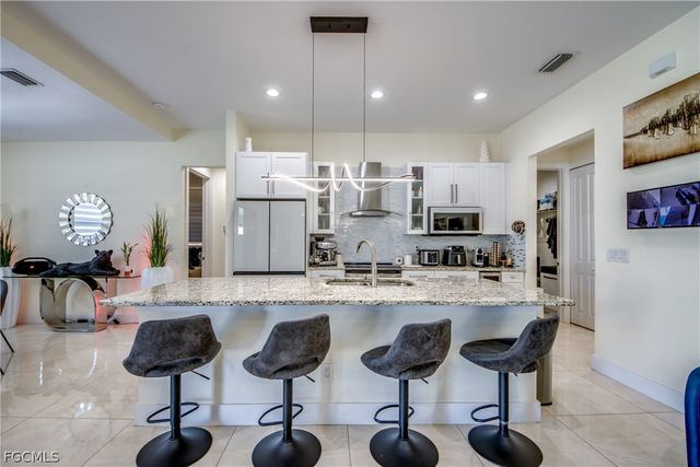 519 Trafalgar PKWY, Cape Coral, FL 33991