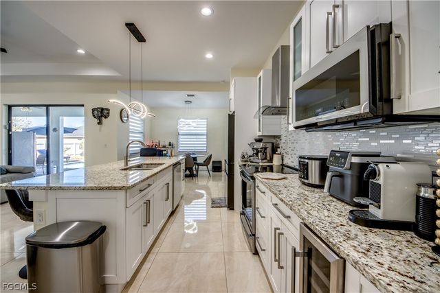 519 Trafalgar PKWY, Cape Coral, FL 33991