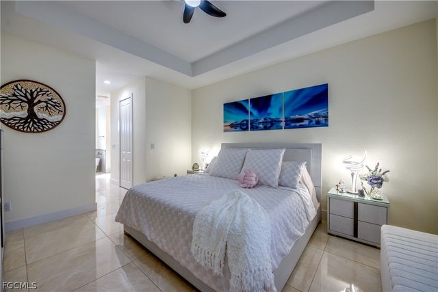 519 Trafalgar PKWY, Cape Coral, FL 33991