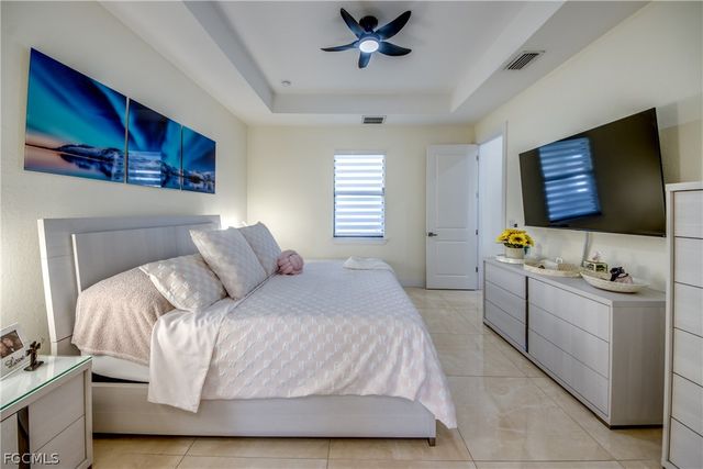 519 Trafalgar PKWY, Cape Coral, FL 33991