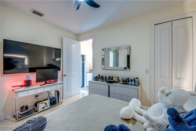 519 Trafalgar PKWY, Cape Coral, FL 33991