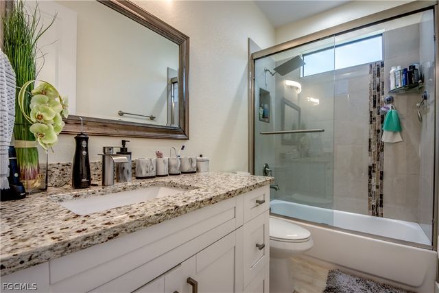 519 Trafalgar PKWY, Cape Coral, FL 33991