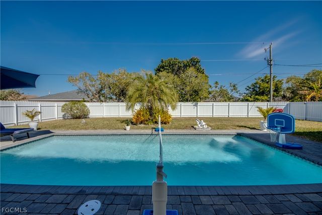519 Trafalgar PKWY, Cape Coral, FL 33991