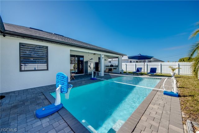 519 Trafalgar PKWY, Cape Coral, FL 33991