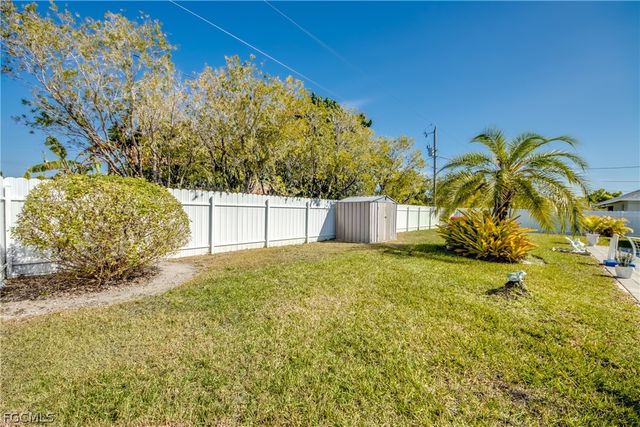 519 Trafalgar PKWY, Cape Coral, FL 33991