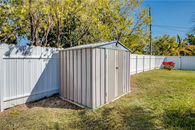 519 Trafalgar PKWY, Cape Coral, FL 33991