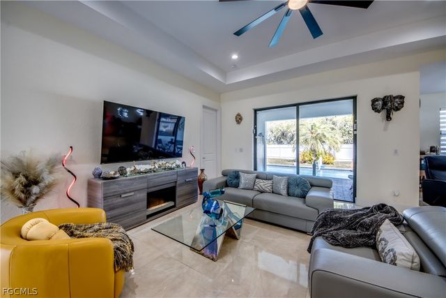 519 Trafalgar PKWY, Cape Coral, FL 33991