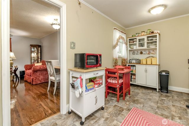 1237 S Ridgewood Avenue, Tacoma, WA 98405