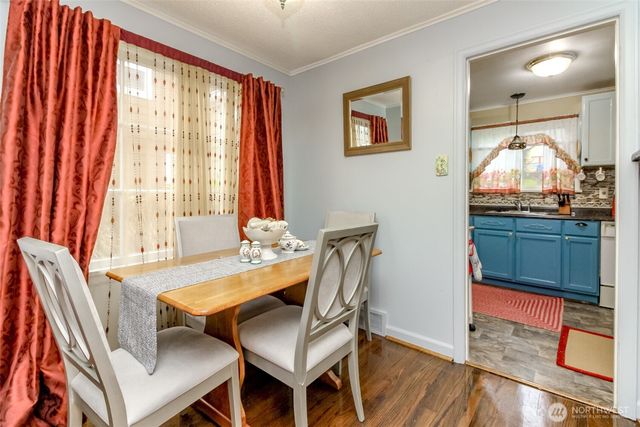 1237 S Ridgewood Avenue, Tacoma, WA 98405