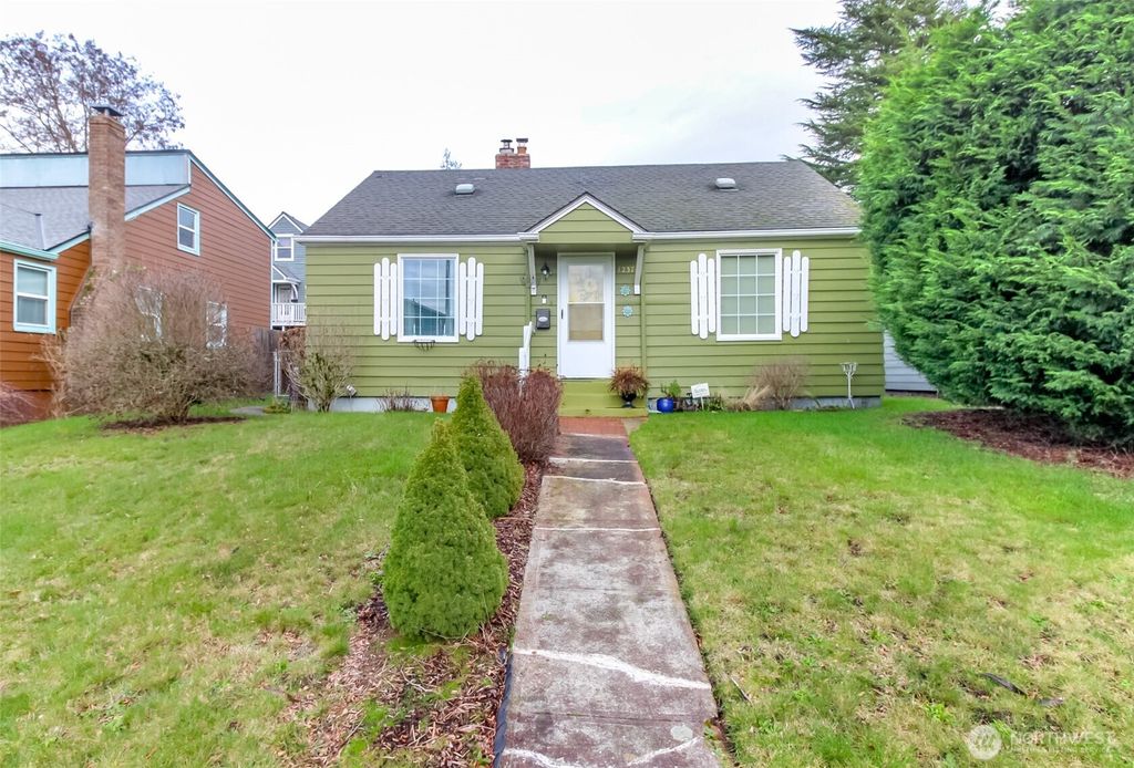 1237 S Ridgewood Avenue, Tacoma, WA 98405