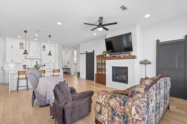 607 Mangold DR, Hutto, TX 78634