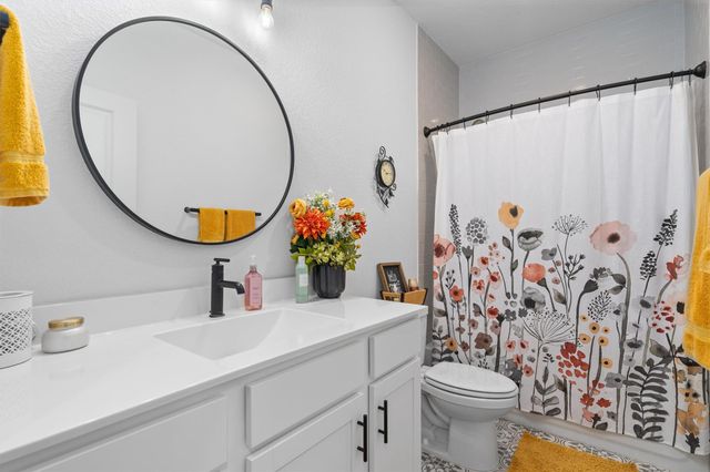 607 Mangold DR, Hutto, TX 78634