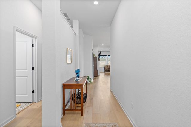 607 Mangold DR, Hutto, TX 78634