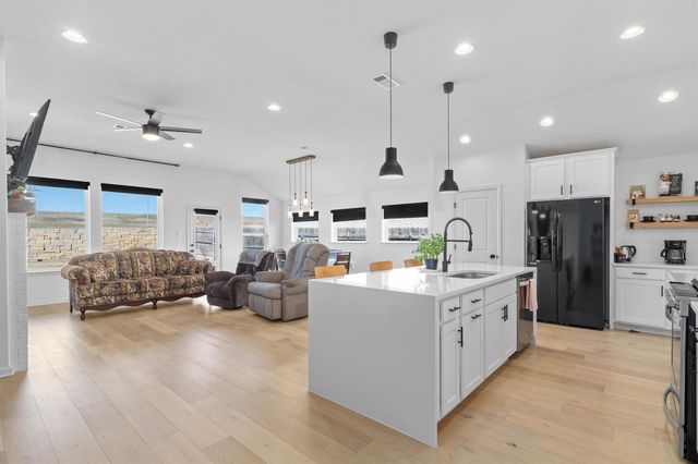 607 Mangold DR, Hutto, TX 78634