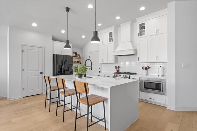 607 Mangold DR, Hutto, TX 78634