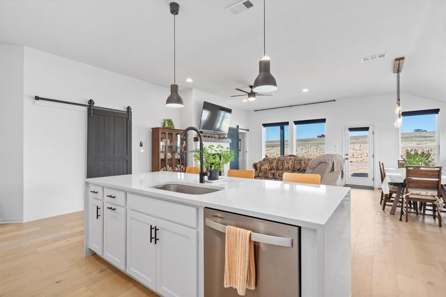 607 Mangold DR, Hutto, TX 78634