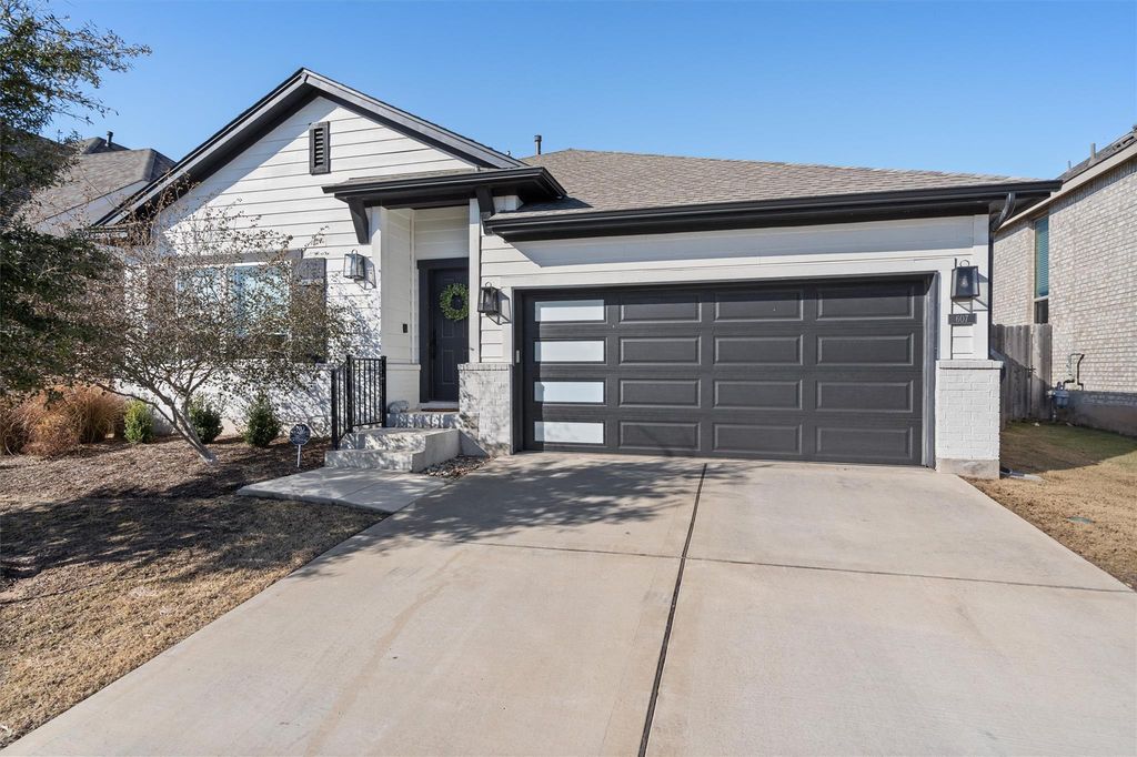 607 Mangold DR, Hutto, TX 78634