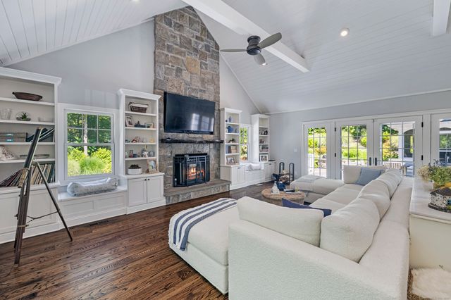 38 Fitch Lane, New Canaan, CT 06840
