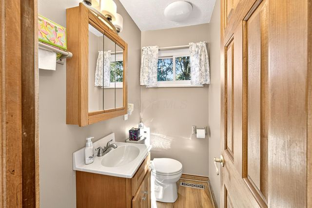 2900 Ronda Road, Columbus, OH 43232