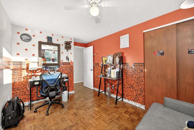 2900 Ronda Road, Columbus, OH 43232