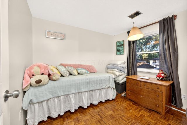 2900 Ronda Road, Columbus, OH 43232