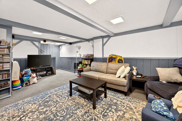 2900 Ronda Road, Columbus, OH 43232