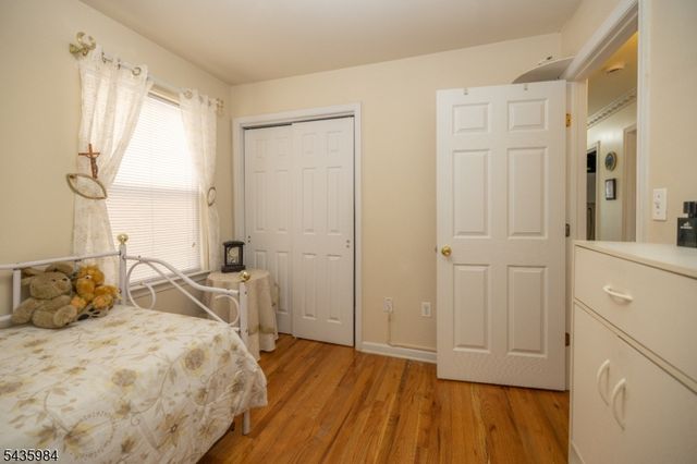 911 Flora St, Elizabeth City, NJ 07201