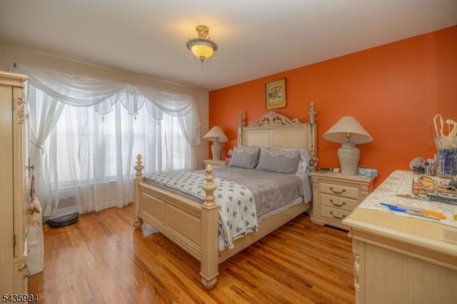 911 Flora St, Elizabeth City, NJ 07201