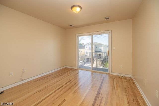 911 Flora St, Elizabeth City, NJ 07201