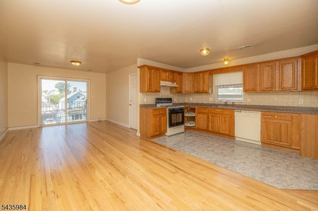 911 Flora St, Elizabeth City, NJ 07201