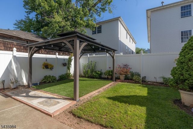 911 Flora St, Elizabeth City, NJ 07201