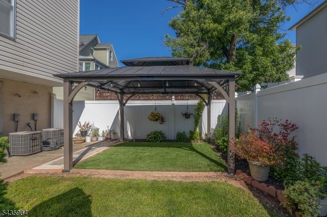 911 Flora St, Elizabeth City, NJ 07201