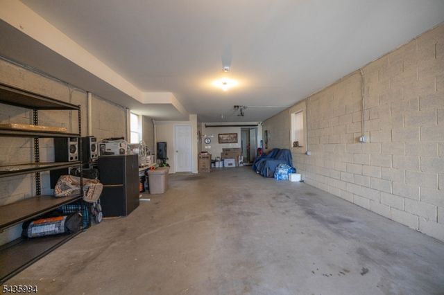 911 Flora St, Elizabeth City, NJ 07201