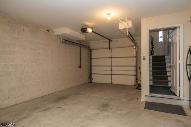 911 Flora St, Elizabeth City, NJ 07201