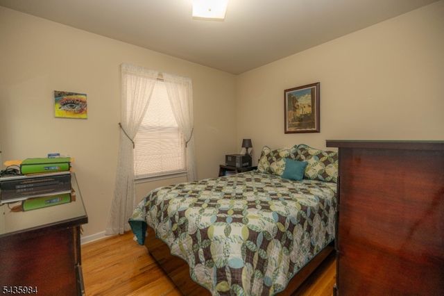 911 Flora St, Elizabeth City, NJ 07201