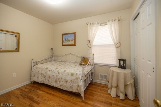 911 Flora St, Elizabeth City, NJ 07201
