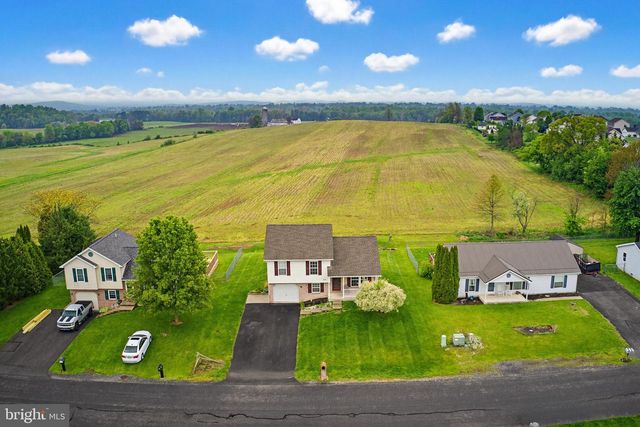 3744 MOUNTAIN SHADOW CIR, Fayetteville, PA 17222