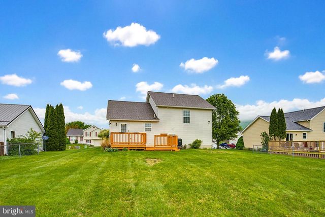 3744 MOUNTAIN SHADOW CIR, Fayetteville, PA 17222