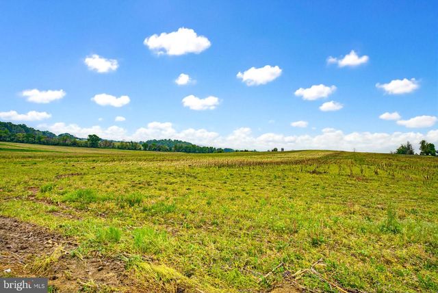3744 MOUNTAIN SHADOW CIR, Fayetteville, PA 17222