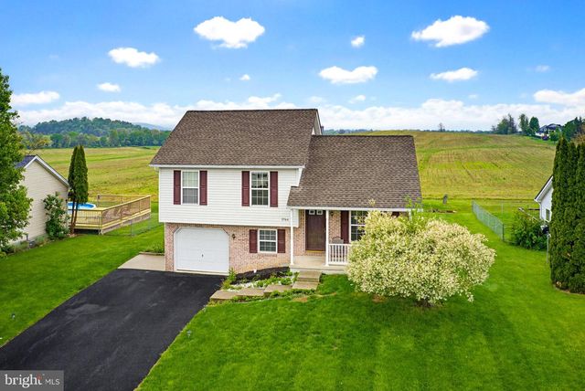 3744 MOUNTAIN SHADOW CIR, Fayetteville, PA 17222
