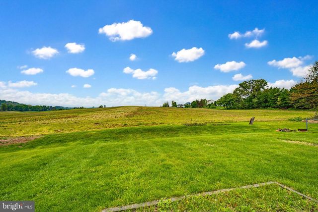 3744 MOUNTAIN SHADOW CIR, Fayetteville, PA 17222