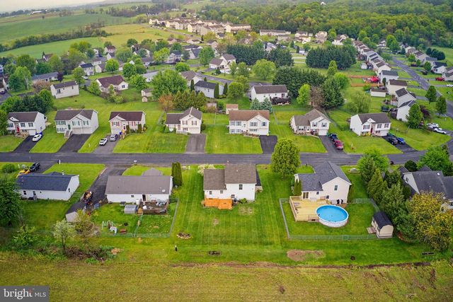 3744 MOUNTAIN SHADOW CIR, Fayetteville, PA 17222