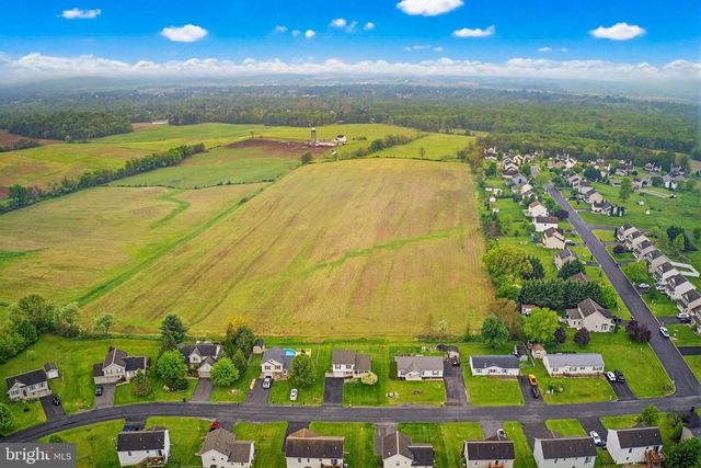 3744 MOUNTAIN SHADOW CIR, Fayetteville, PA 17222
