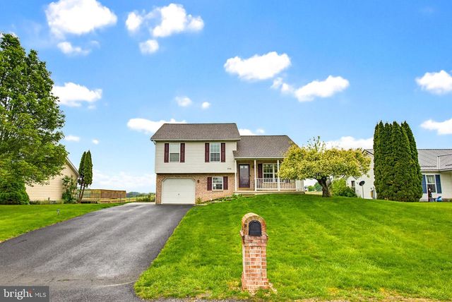 3744 MOUNTAIN SHADOW CIR, Fayetteville, PA 17222