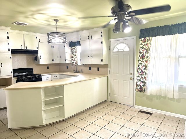 405 S Normal Avenue, Claremore, OK 74017