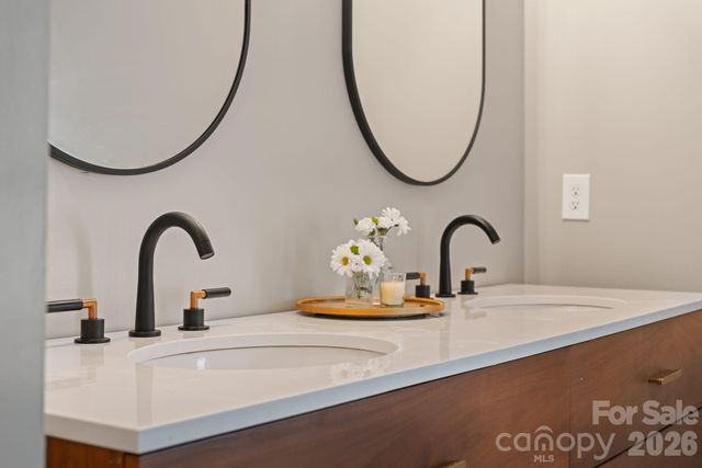 527 Floyd Blackwell Road, Tryon, NC 28782