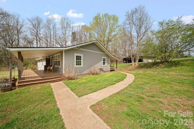 527 Floyd Blackwell Road, Tryon, NC 28782