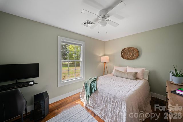 527 Floyd Blackwell Road, Tryon, NC 28782