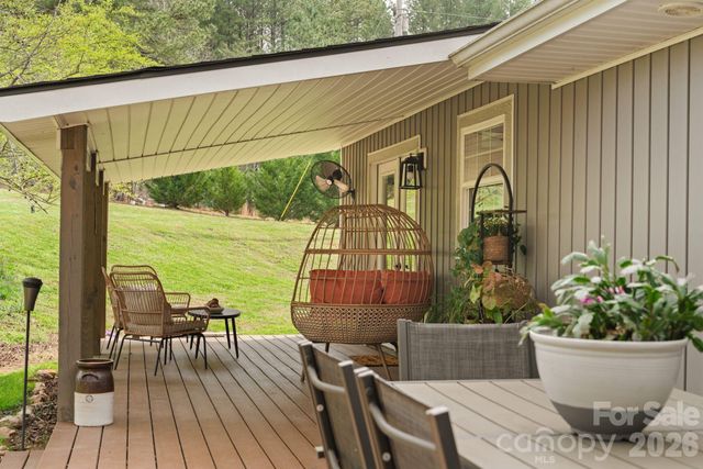 527 Floyd Blackwell Road, Tryon, NC 28782